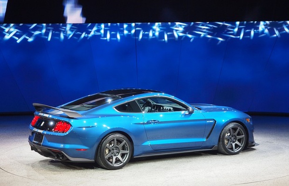 Ford GT350 R no Salão de Detroit 2015 (Foto: Newspress) — Foto: Auto Esporte
