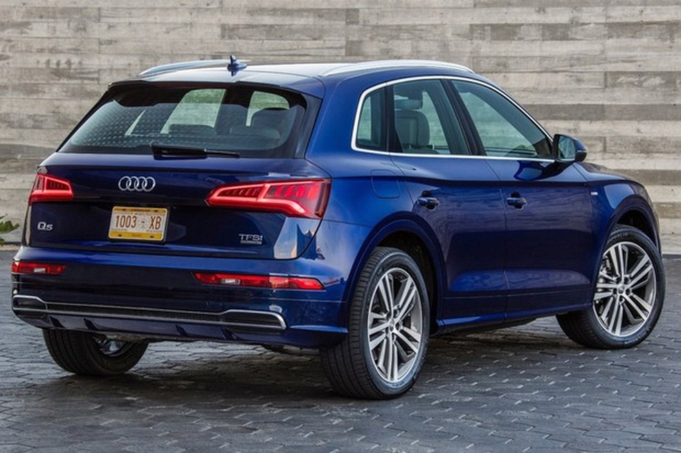 Traseira do novo Q5 manteve como assinaturas a tampa meio côncava e o formato das lanternas (Foto: Divulgação) — Foto: Auto Esporte