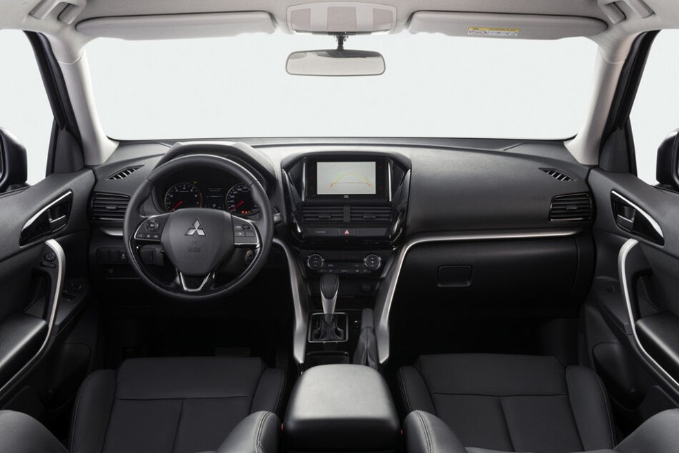 Mitsubishi Eclipse Cross Rush tem bancos em tecido — Foto: Divulgação / Mitsubishi