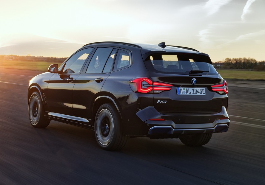 BMW iX3