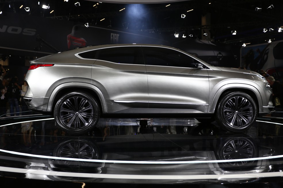 Fiat Fastback no Salão do Automóvel 2018 — Foto: Marcelo Brandt/G1