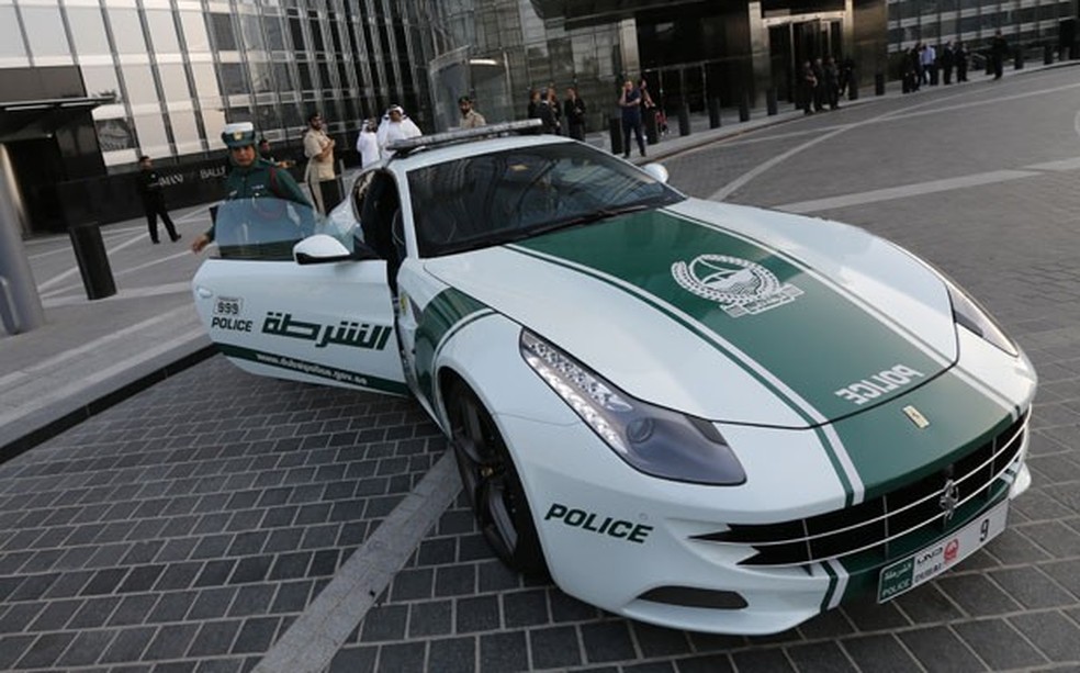 Os 10 carros de polícia mais rápidos do mundo - AUTOO