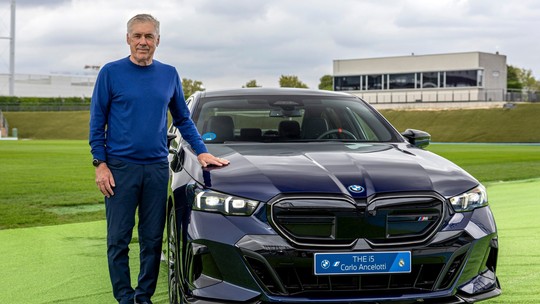 Ancelotti terá carro blindado no Brasil e prefere sedãs aos SUVs