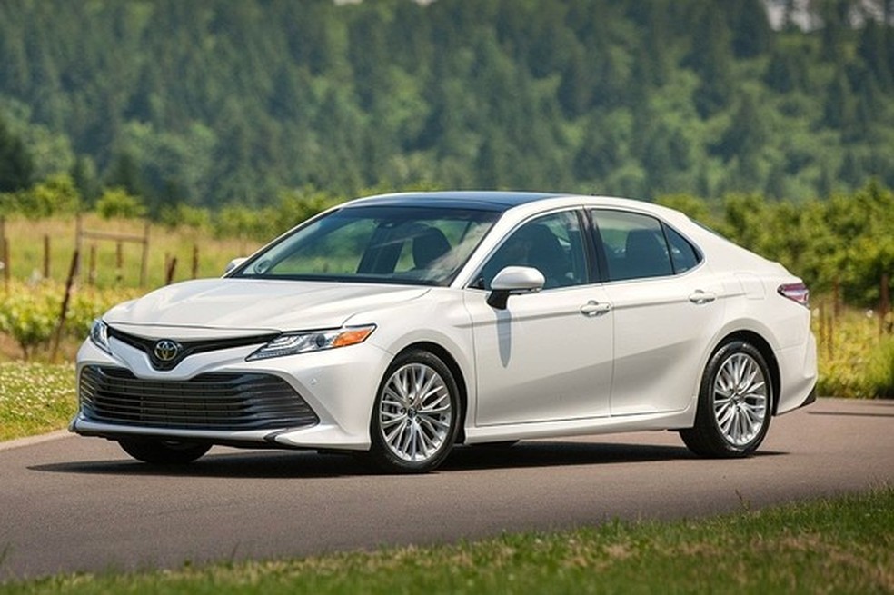 Toyota Camry só vem para cá na versão mais cara XLE (Foto: Divulgação) — Foto: Auto Esporte