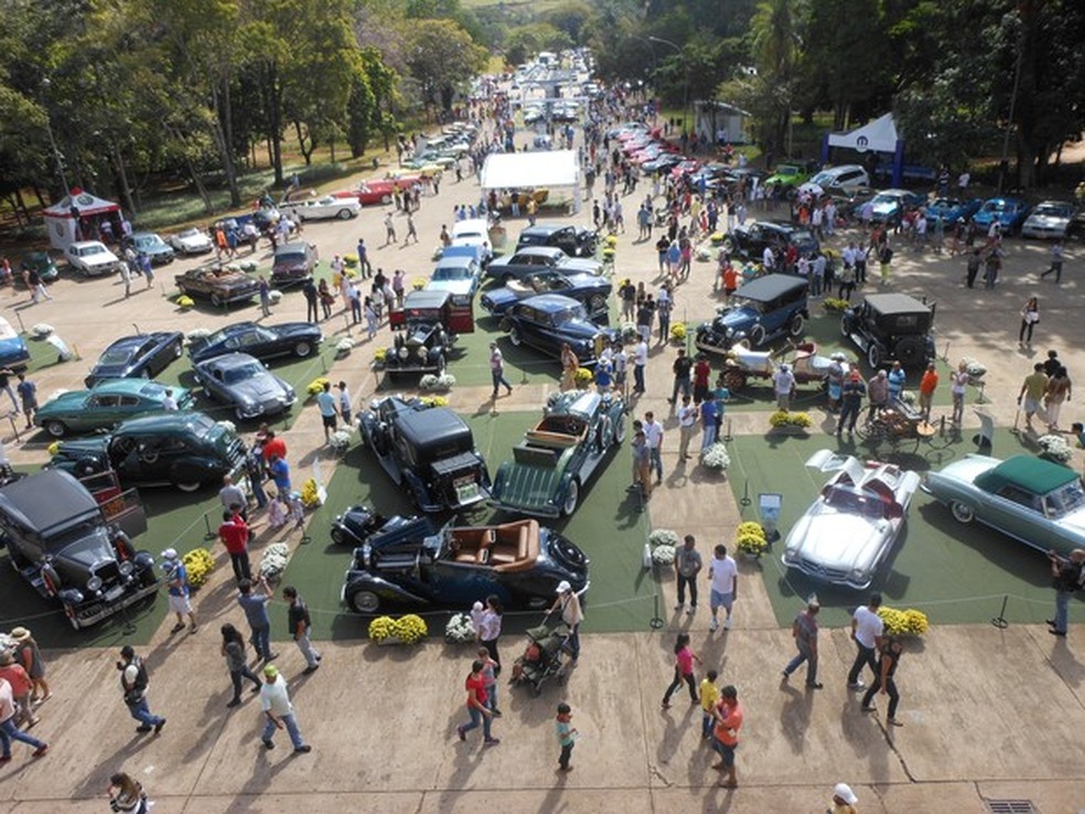 O evento foi sediado nos jardins do Grande Hotel de Araxá (Foto: Boris Feldman) — Foto: Auto Esporte