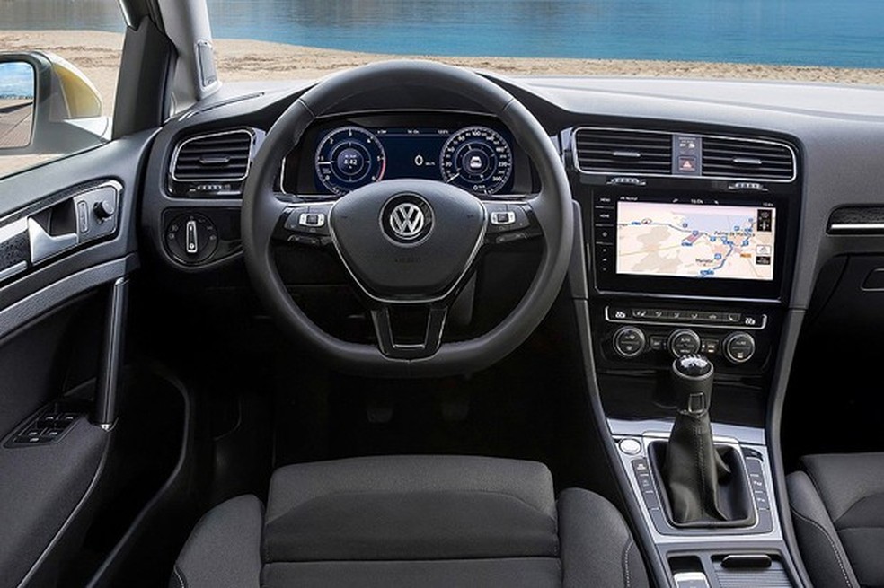 Cabine ganhou visor para o painel de instrumentos (Foto: Divulgação) — Foto: Auto Esporte