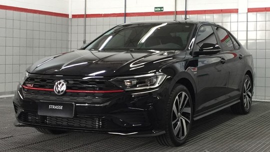 Volkswagen Jetta GLI é preparado e ultrapassa o Golf GTI