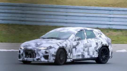 Ferrari Purosangue é flagrado e deve ser o SUV mais rápido do mundo
