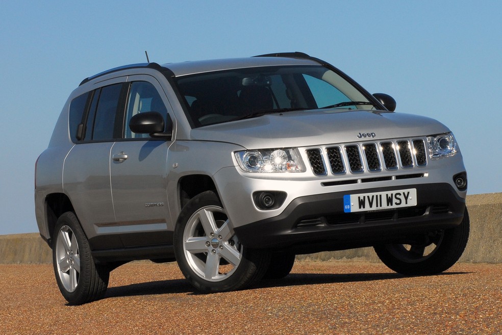 Facelift lançado em 2011tem ao modelo nova dianteira — Foto: Jeep/Divulgação