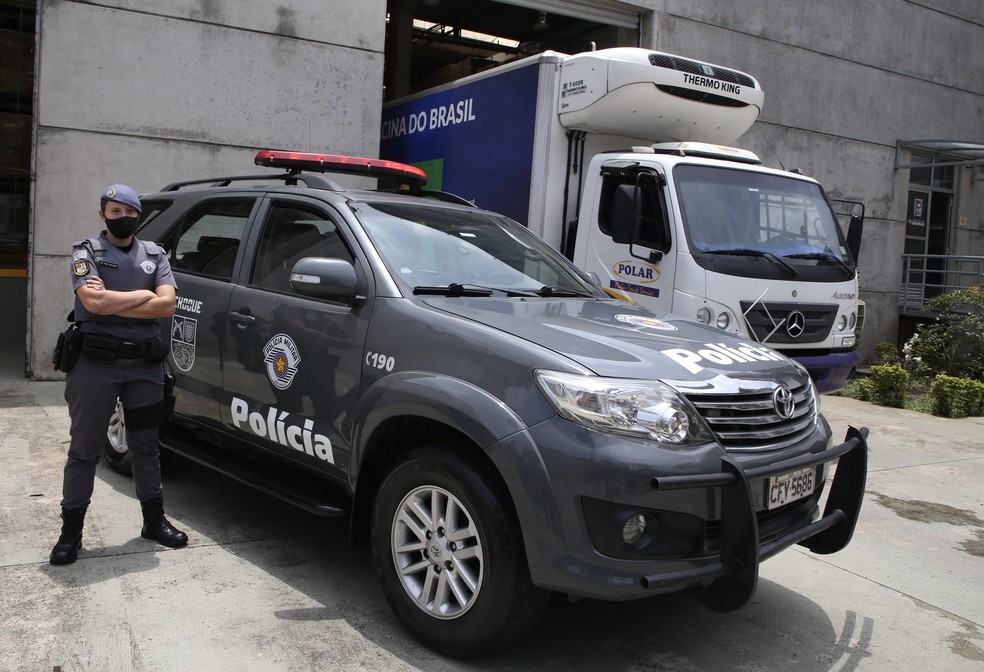 Em todo o país haverá escolta para os caminhões que farão o transporte da vacina — Foto: Divulgação