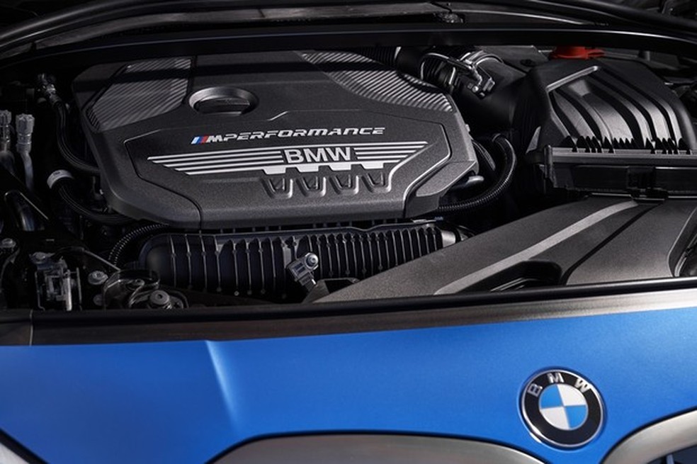 Versão M 135i xDrive tem o quatro cilindros mais potente em linha, com 306 cv (Foto: Divulgação) — Foto: Auto Esporte