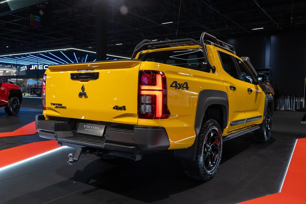 Mitsubishi Triton Savana tem duas opções de cores exclusivas — Foto: autoesporte
