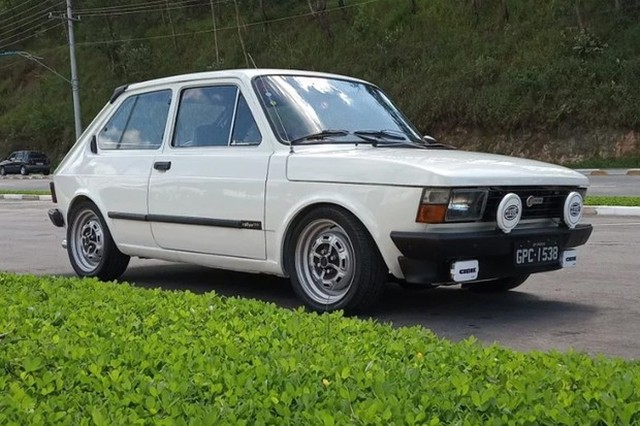 Esse Fiat 147 Rallye 1980 é o antigo da marca que você deveria comprar