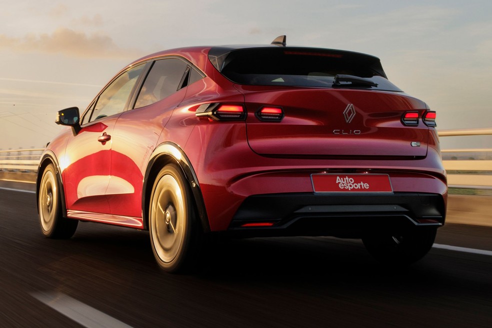 Renault Clio híbrido custa 24.200 euros na Europa, algo em torno de R$ 150 mil — Foto: Divulgação