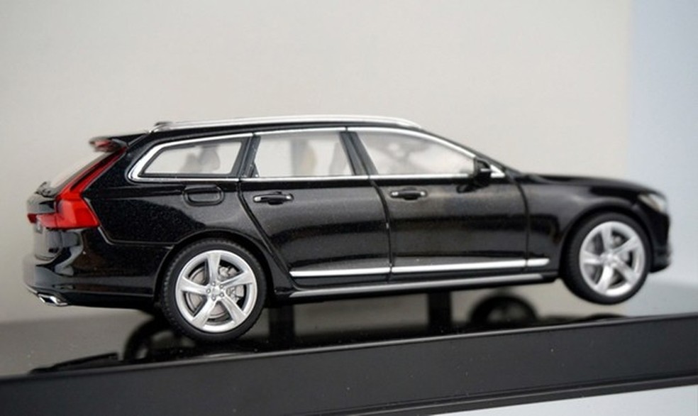 Fotos de miniaturas revelam como será o novo Volvo V90 (Foto: Divulgação) — Foto: Auto Esporte