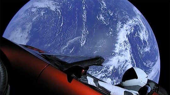 O Tesla do Elon Musk não foi o primeiro carro a ir pro espaço
