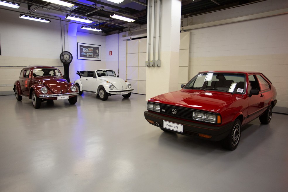 Clássicos da Volkswagen expostos em sala da fábrica de São Bernardo do Campo — Foto: Fábio Tito/G1