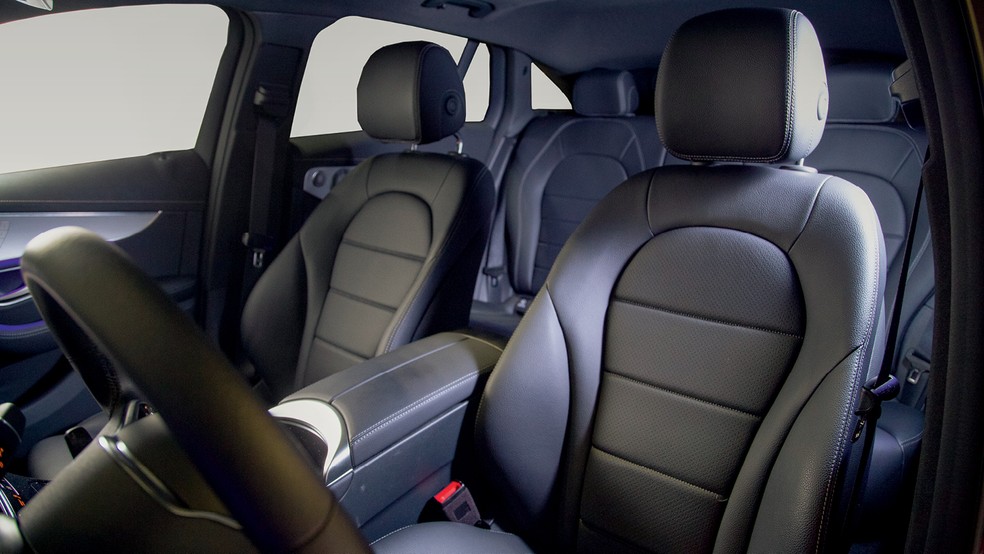 Cabine tem acabamento primoroso e é espaçosa — Foto: Renato Durães/Auto News Brasil