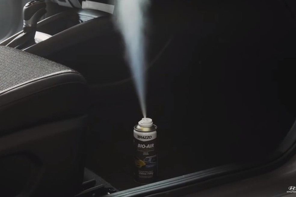 Um spray bactericida completa a limpeza da cabine (Foto: Divulgação) — Foto: Auto Esporte