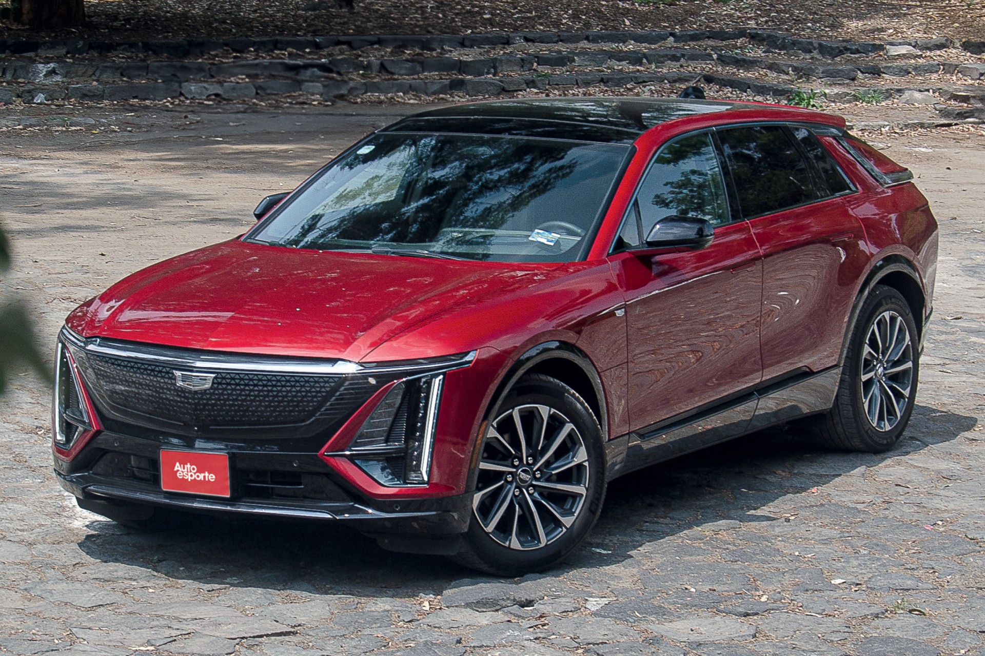 Teste: Cadillac Lyriq é SUV elétrico de receita americana que vem ao Brasil