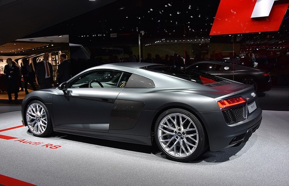 Audi R8 V10 no Salão de Genebra 2015 (Foto: Newspress) — Foto: Auto Esporte