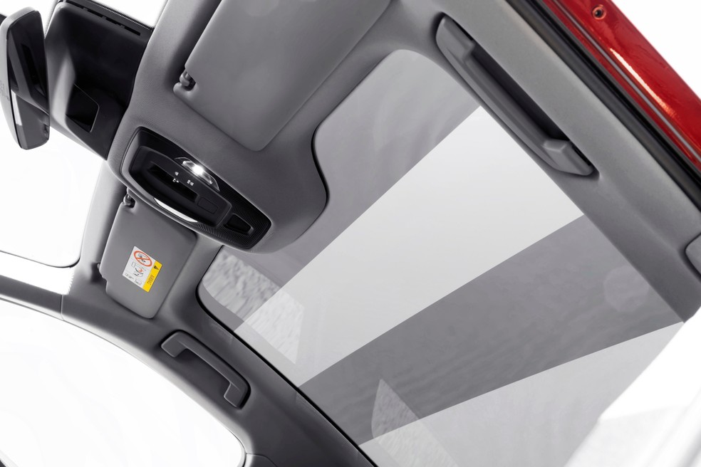 Audi A5 tem teto solar panorâmico com ajuste de luminosidade  — Foto: Divulgação/Audi