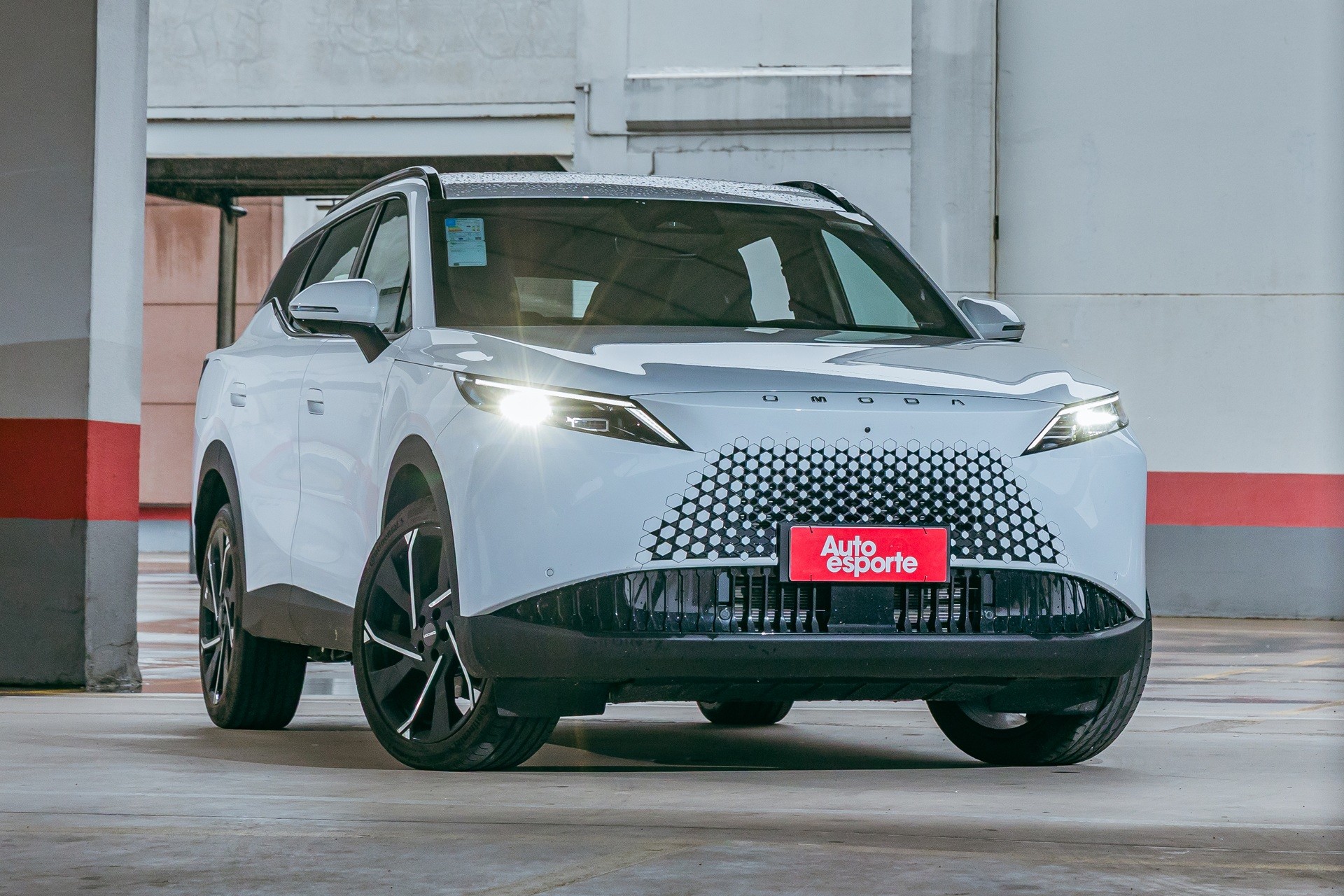 Omoda 7 terá nova versão híbrida no Brasil contra Corolla Cross e Haval H6