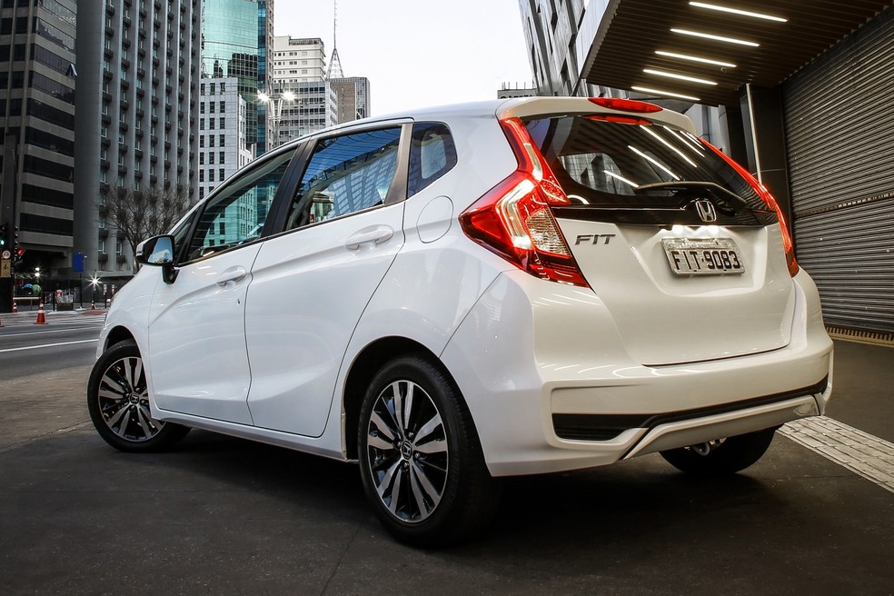 Honda Fit EX conta com porta-malas de 363 litros — Foto: Dibulgação/Honda
