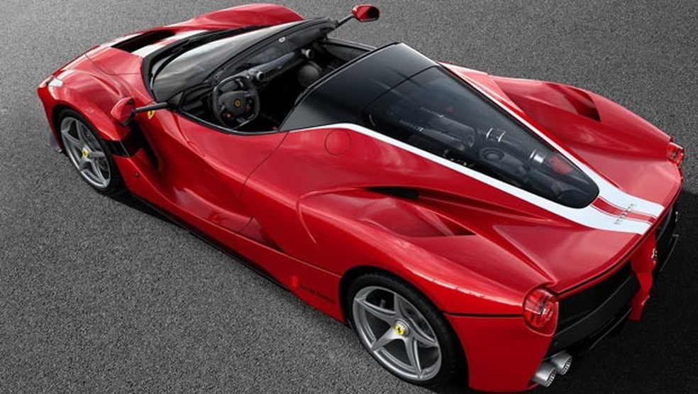 LaFerrari tem pintura vermelho com toque fosco (Foto: Divulgação) — Foto: Auto Esporte