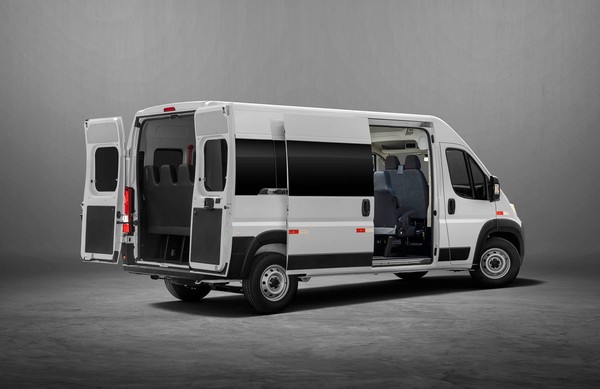Nova Fiat Ducato leva at 19 pessoas e parte de R 245.990