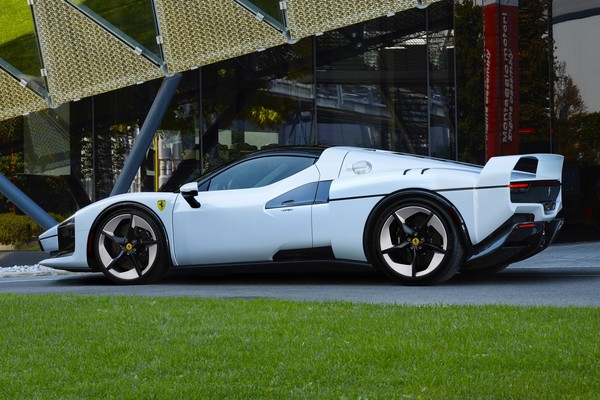 ferrari-sc40-special-projects-