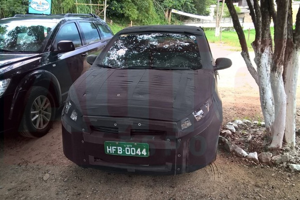 Sucessor do Fiat Punto é flagrado em testes (Foto: Alexandre Mendanha Sampaio) — Foto: Auto Esporte