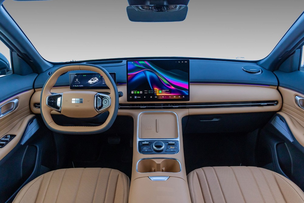 BYD Song Plus ou Geely EX5 EM-i: qual SUV híbrido é melhor até R$ 250 mil?