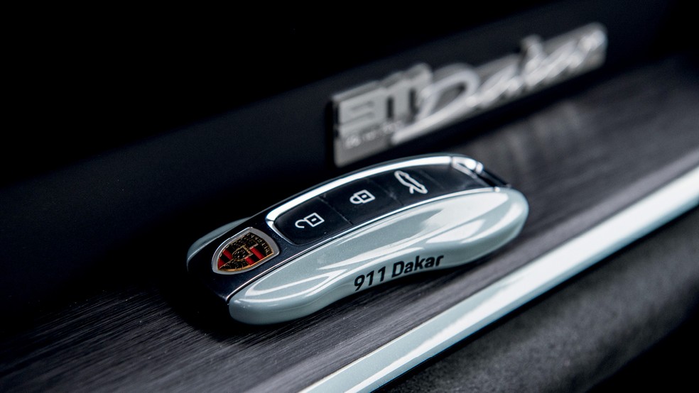 Porsche 911 Dakar tem até chave personalizada — Foto: Divulgaçãop