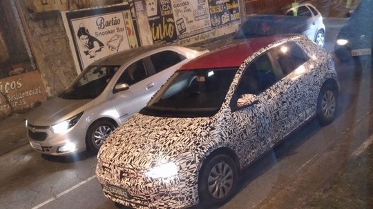 Flagra: versão básica do novo Volkswagen Polo em testes no Brasil