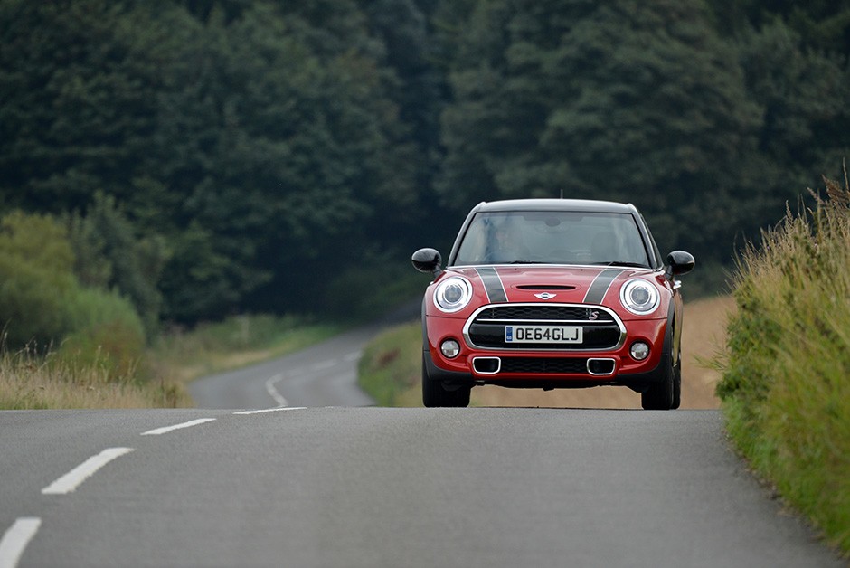 Mini Cooper com cinco portas