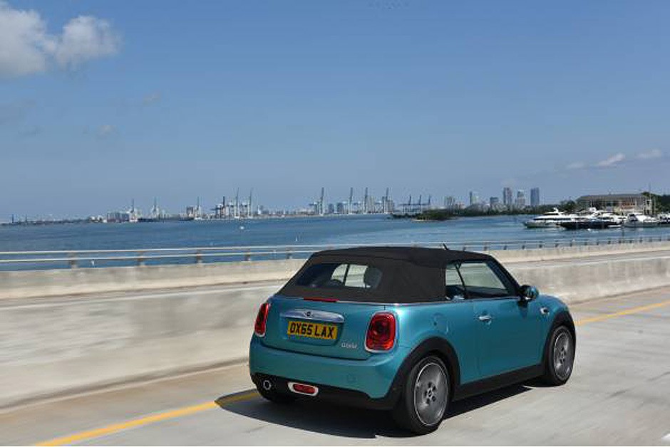 Novo Mini Cooper Cabrio 