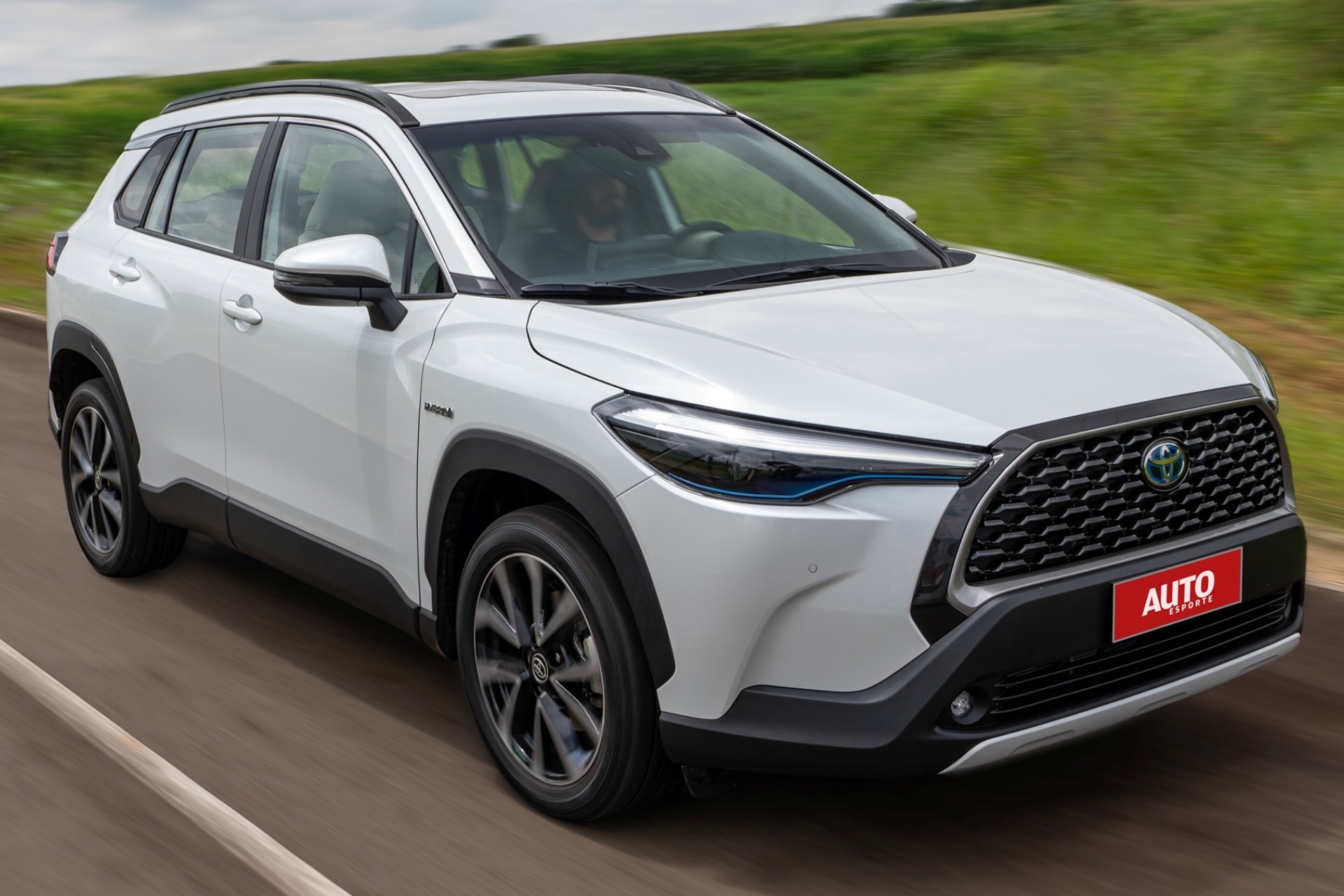 Carro híbrido usado à venda em anúncio online