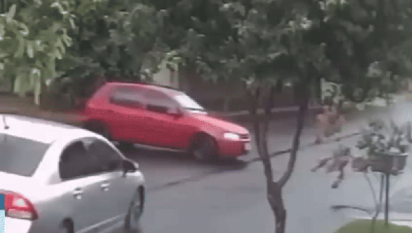 Acidente dispara airbag em Rio Verde (GO); motorista do Civic morreu na hora — Foto: Reprodução/TV Anhanguera