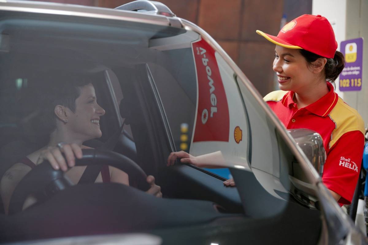 Combustíveis e lubrificantes que saem das pistas para as ruas