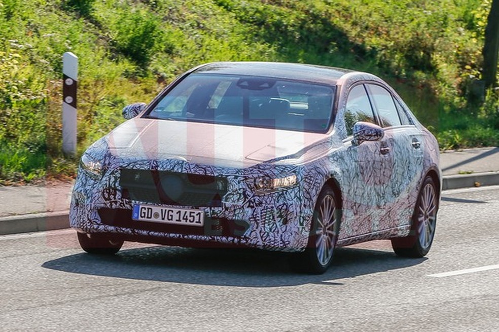 Novo Mercedes Classe A é flagrado na Alemanha (Foto: Automedia) — Foto: Auto Esporte