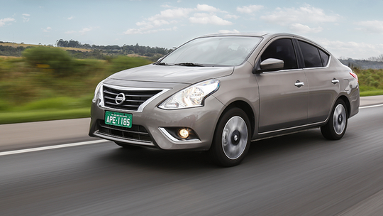 Nissan March e Versa ganham câmbio CVT