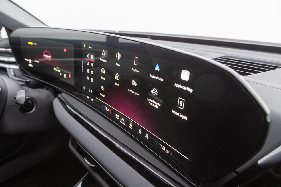 Novo Audi A5 tem telas integradas na cabine — Foto: Auto News Brasil/Renato Durães