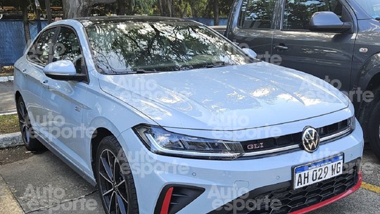 Flagra: Volkswagen Jetta GLI argentino revela detalhes da versão brasileira