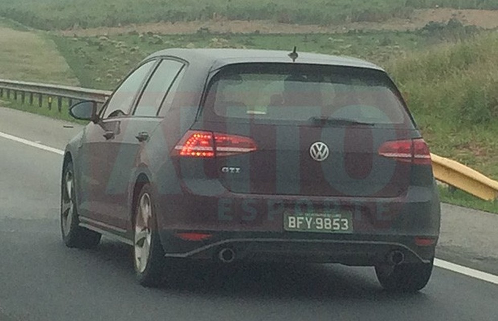 Volkswagen Golf GTI nacional flagrado em testes (Foto: Guilherme Blanco Muniz/Auto News Brasil) — Foto: Auto Esporte