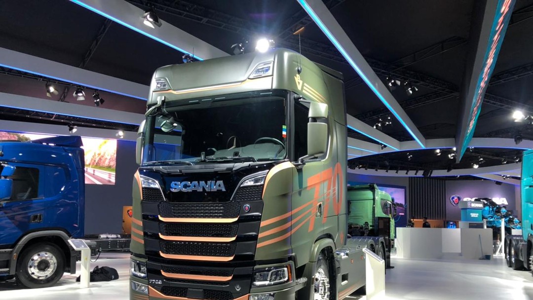 Vídeo: Caminhão que comemora os 65 anos da Scania no Brasil tem 450 cv e  cor de Audi