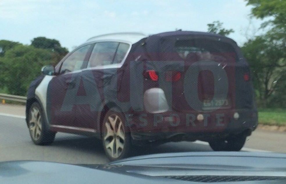 Kia Sportage flagrado em testes no interior de São Paulo (Foto: Leandro Alvares/Auto News Brasil) — Foto: Auto Esporte