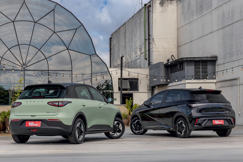 Geely EX2 Max e BYD Dolphin GS — Foto: Renato Durães/Autoesporte