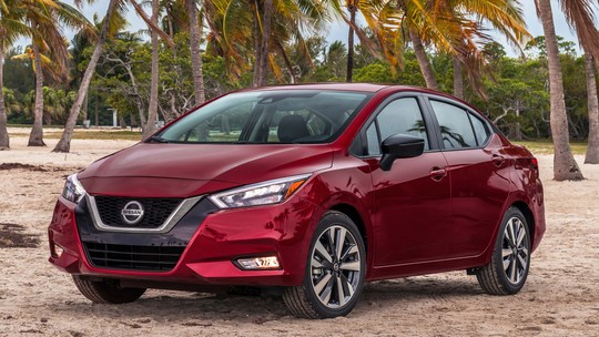 Novo Nissan Versa chega ao Brasil no ano que vem e vai conviver com modelo atual