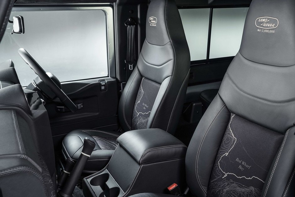 Land Rover Defender 2.000.000